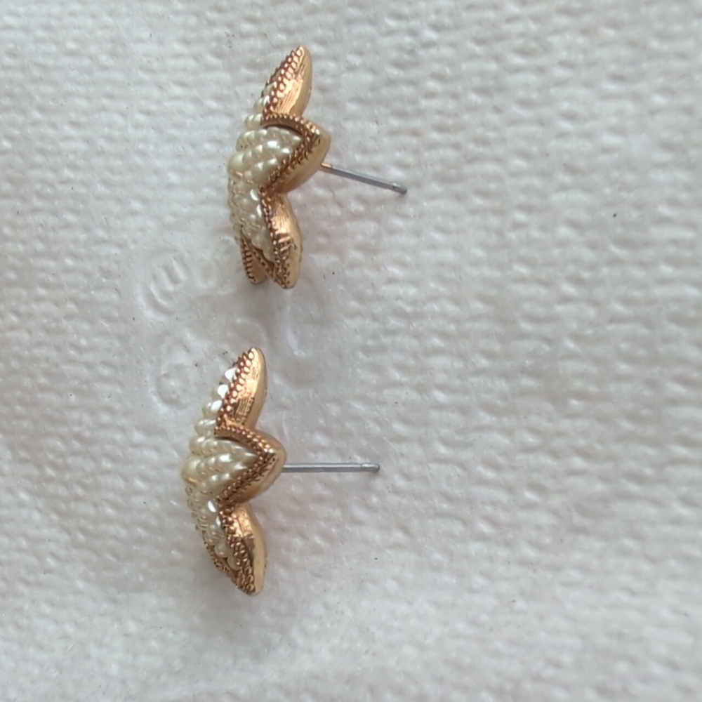 Beaded Pearl Starfish Earrings Pierced Earrings. Americana - Picture 3 of 7